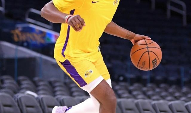 开云官网-布朗尼首秀9投2中仅拿4分 詹姆斯：夏联数据不重要