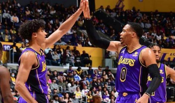 半个赛季进步喜人 克里斯蒂已在湖人阵中站稳脚跟