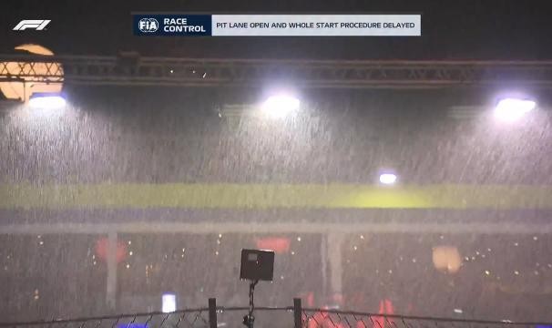 开云官网-F1新加坡站意外不断 6人未完赛佩雷兹获赛季第2冠